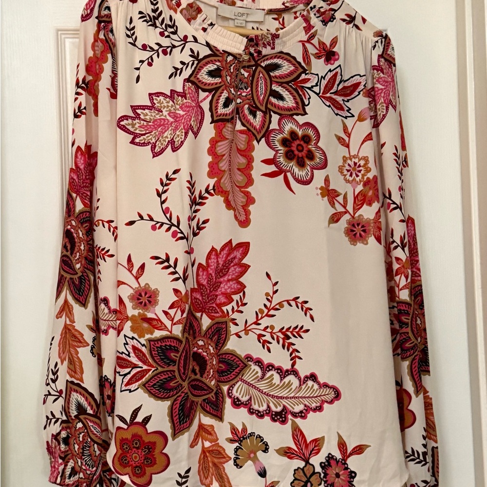 LOFT Women's Floral Blouse - Cream and Red